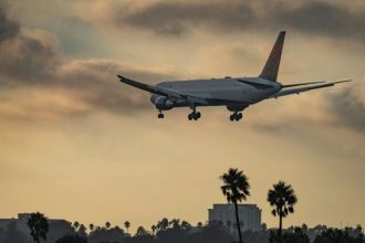 EasyJet Flight U2238 Emergency Landing Newcastle