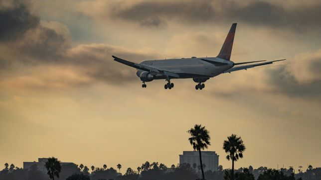 EasyJet Flight U2238 Emergency Landing Newcastle