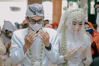Marry and Marry meaning grammar pronunciation and common uses