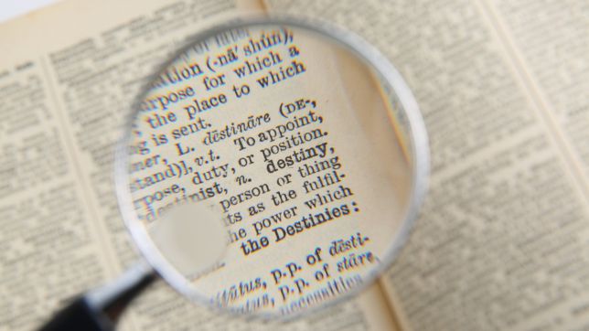 what is a magnifying glass used for