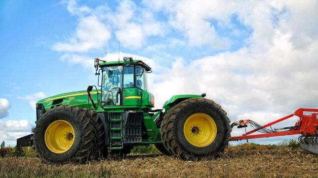 AgTalk online farming community discussing agriculture, farm machinery, crop production, and modern farming techniques