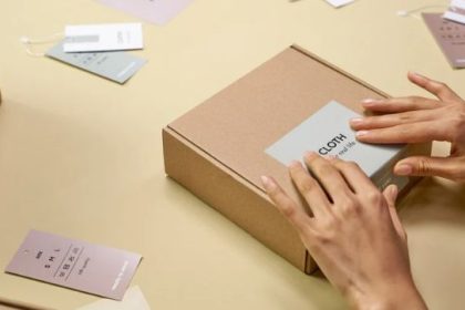 Pappedeckel cardboard material used for packaging, crafts, protective covers, and everyday applications