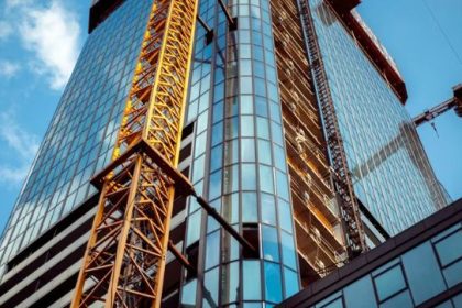 Windstrebe diagonal bracing system used to improve structural stability in modern construction